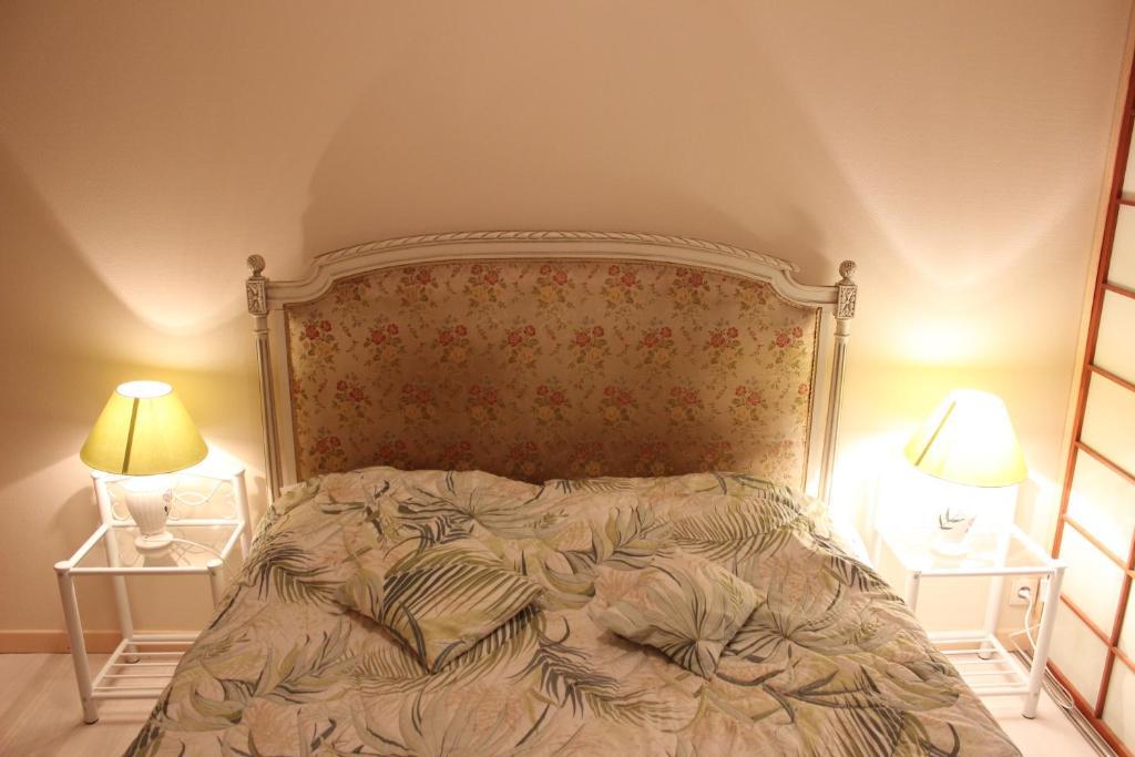 Auberge Du Bord Des Eaux - Demi-Pension Assuree Sur Reservation Saint-Amand-les-Eaux Room photo